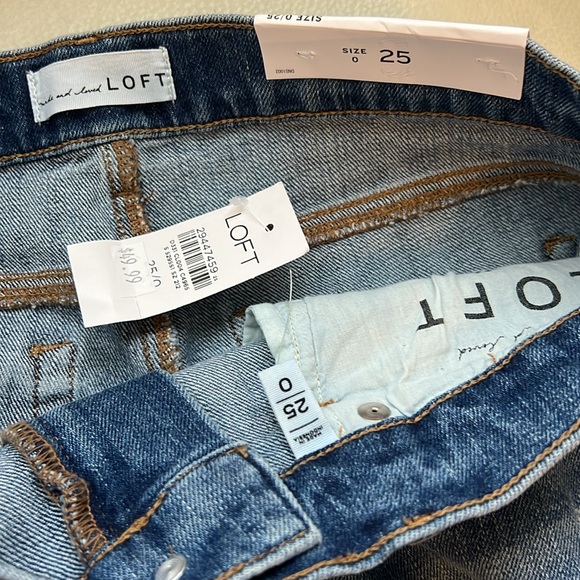 LOFT shorts NWT- size 0, denim cut off - Picture 2 of 4
